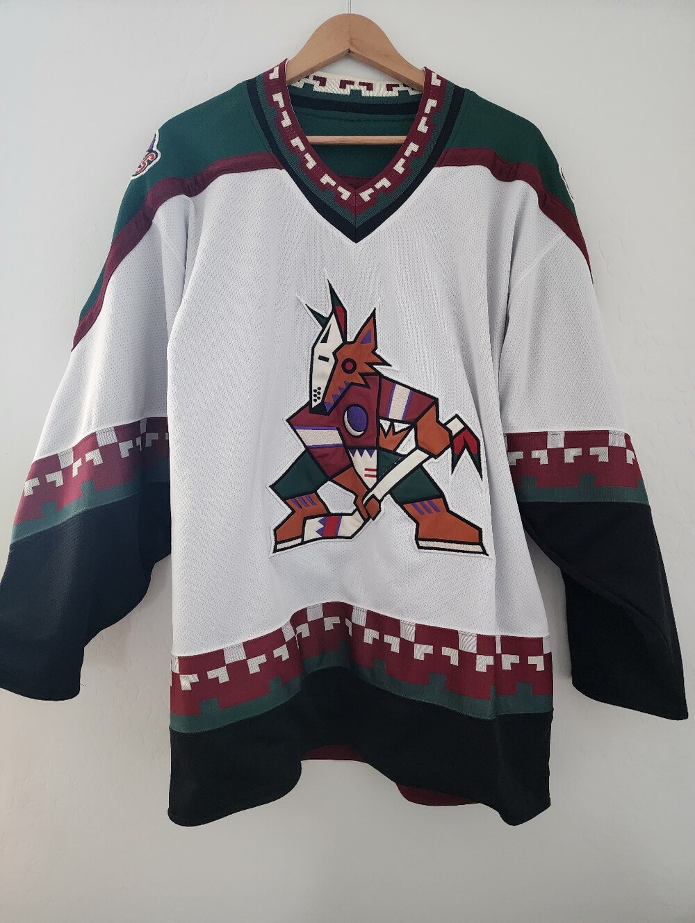 Vintage 90s Starter NHL Phoenix Coyotes Jersey, Reversable, classic "Kachina",XL
